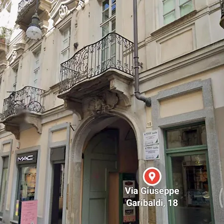 Apartment Location Near Attractions & Transit *